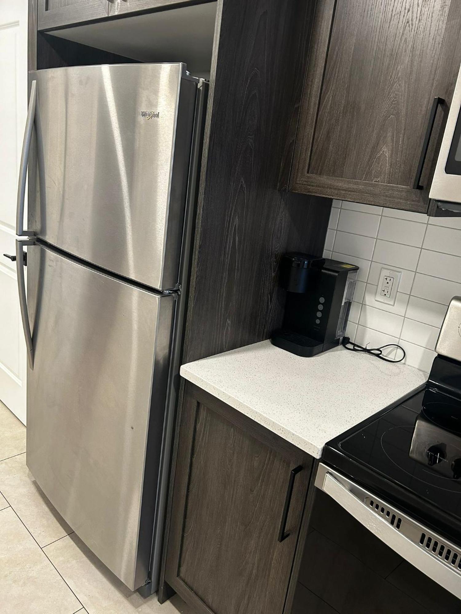 Praise Bethel -homely Walkout Basement In Apartment Calgary